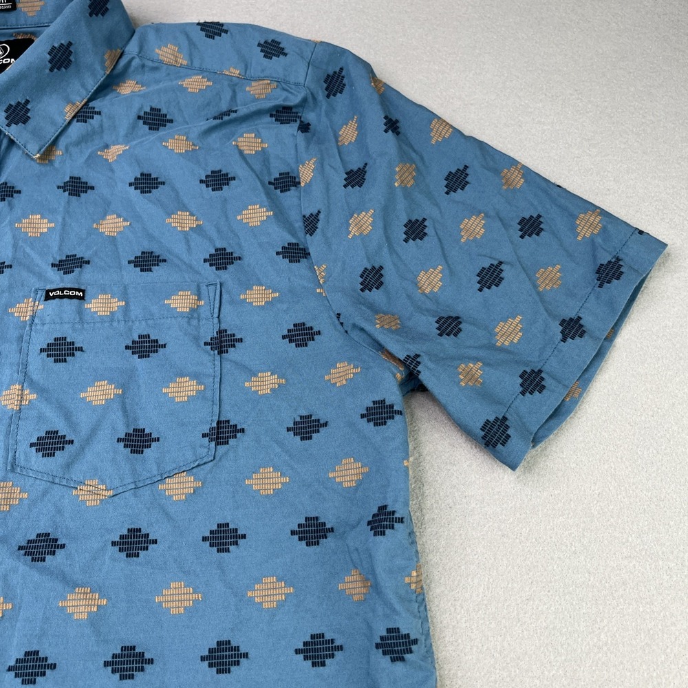Volcom Men's Sz Large Woven Classic Fit Blue Casual Short Sleeve Button Up - Picture 3 of 10
